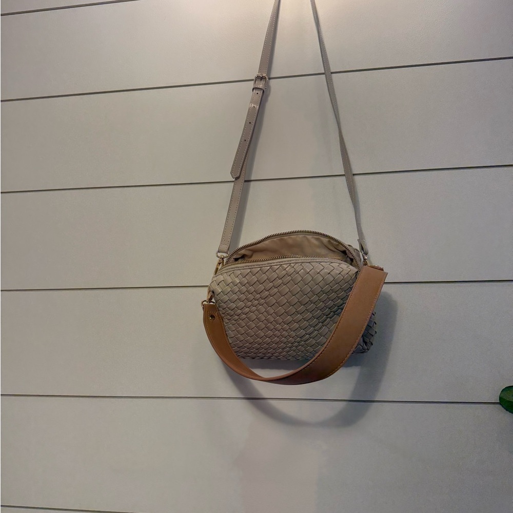 Elegant Woven Beige Crossbody Bag